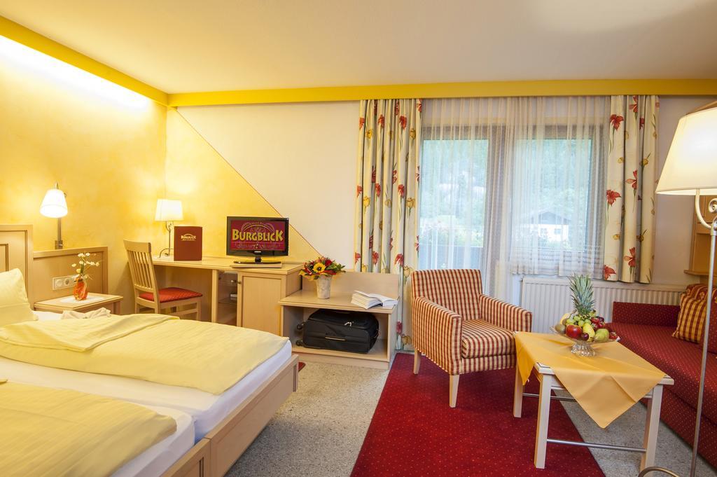 Hotel-Restaurant Burgblick ดอร์ฟกาชไตน์ ภายนอก รูปภาพ